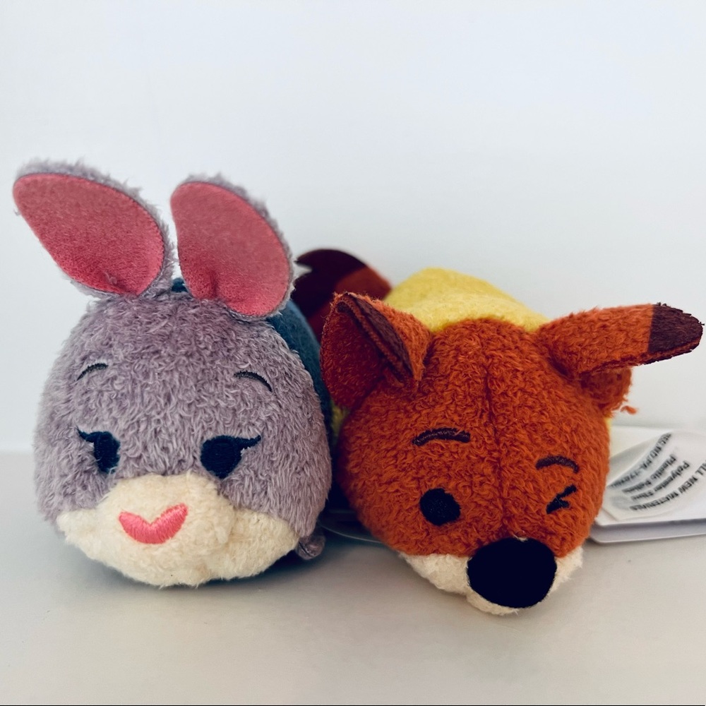NWT Disney Tsum Tsum Zootopia set of 2 Judy Hopps & Nick Wilde mini plush beanie